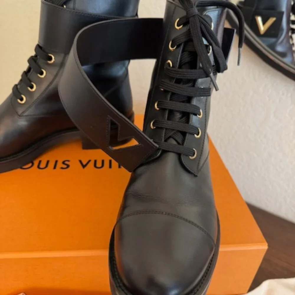 Louis Vuitton Women's Wonderland Flat Ranger Boots Leather - Picture 6 of 11